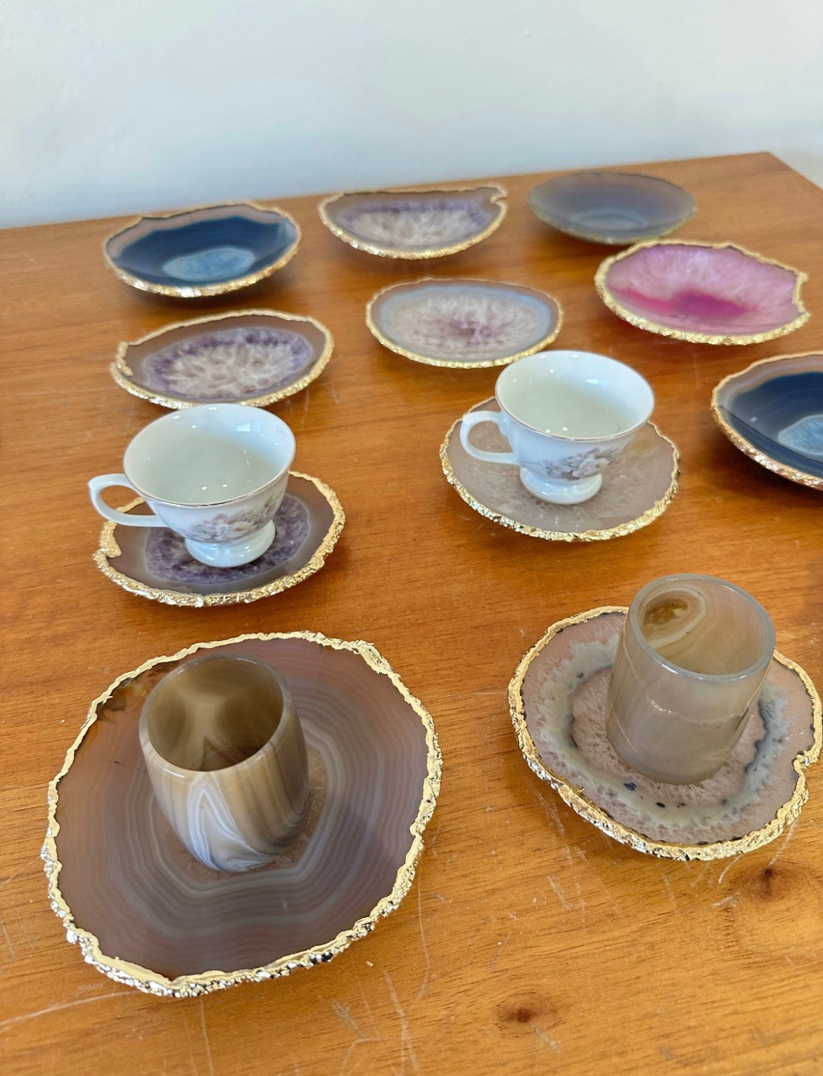 Conjunto de Xícaras de Pedra especiais com Base